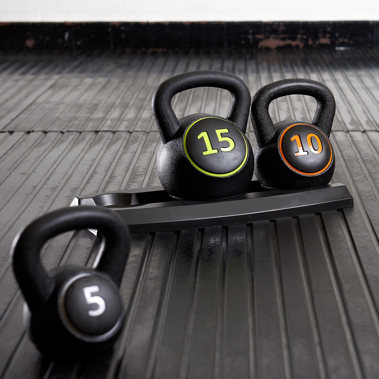 3-Piece Kettlebell Weight Set – 5lb, 10lb, 15lb with Compact Storage Stand, Durable Kettle Bells for Strength Training & Cardio Workouts at Home Gym
